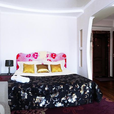Maximus Apartament Bishkek Ngoại thất bức ảnh