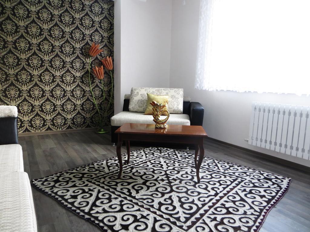 Maximus Apartament Bishkek Ngoại thất bức ảnh
