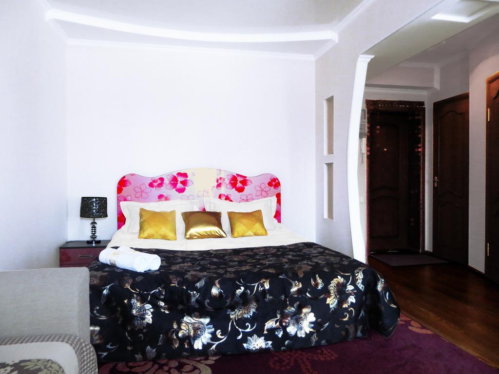 Maximus Apartament Bishkek Ngoại thất bức ảnh
