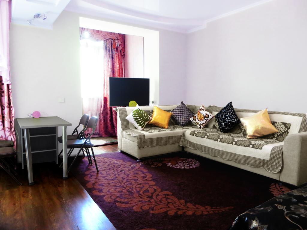 Maximus Apartament Bishkek Ngoại thất bức ảnh